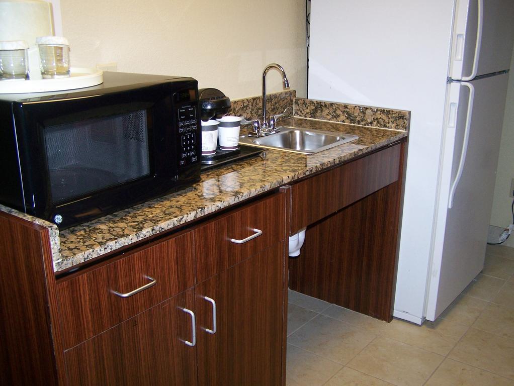 Aksarben Suites Trademark Collection By Wyndham Ομάχα Δωμάτιο φωτογραφία